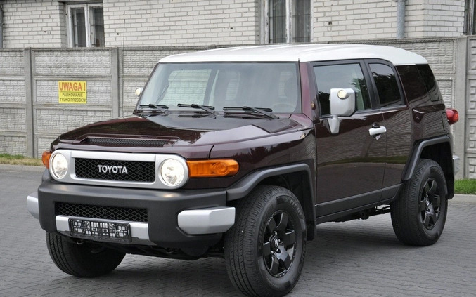 Toyota FJ cena 85900 przebieg: 203000, rok produkcji 2007 z Bełchatów małe 407